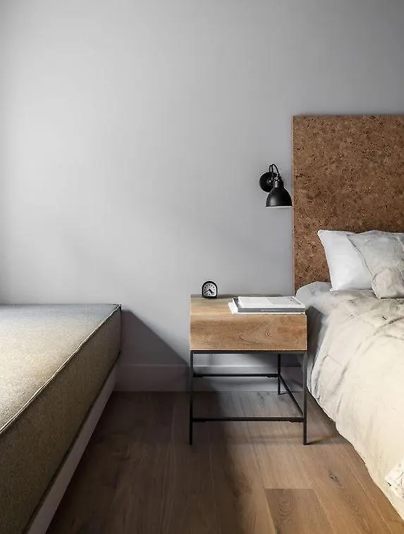120Les House Apartment New York