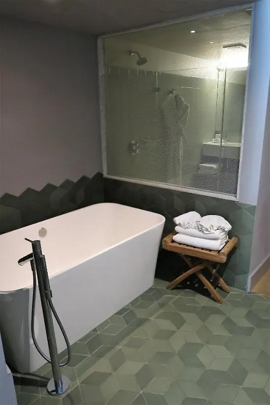 120Les House Apartment New York