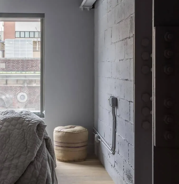 120Les House Apartment New York